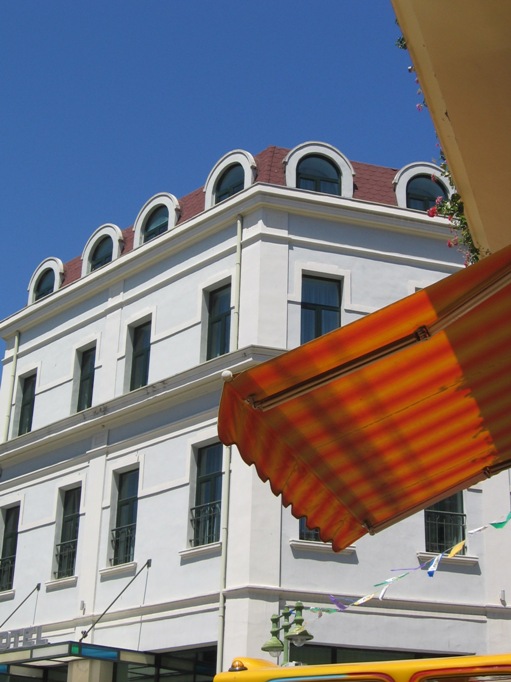 Хотел Плаза - на мястото на Иванчо
